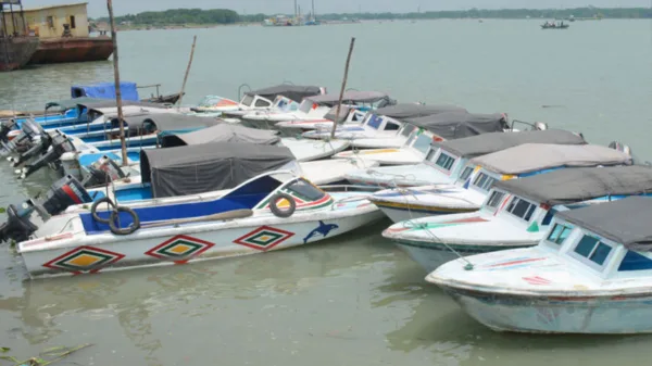 ভোলা-বরিশাল রুটে দুই পক্ষের দ্বন্দ্বে স্পিডবোট চলাচল বন্ধ