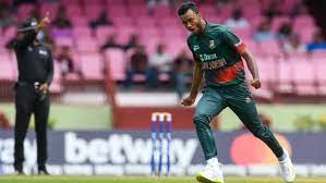 প্রথম উইকেট এনে দিলেন শরিফুল
