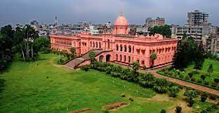 আহসান মঞ্জিল বদলায়নিবদলে গেছে বুড়িগঙ্গা,