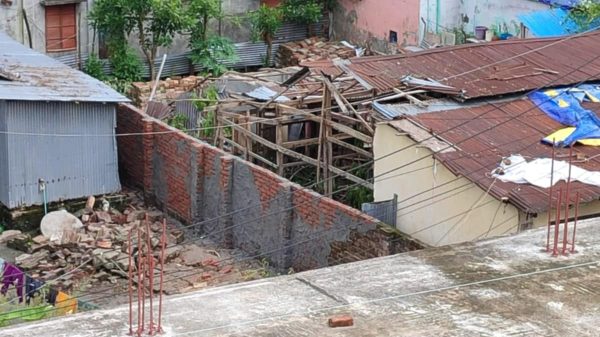 বরিশালে স্বরাষ্ট্রমন্ত্রী ভাতিজা পরিচয়ে পুলিশ পাহারায় কোটি টাকার জমি দখল: জমির মালিক জেল হাজতে!
