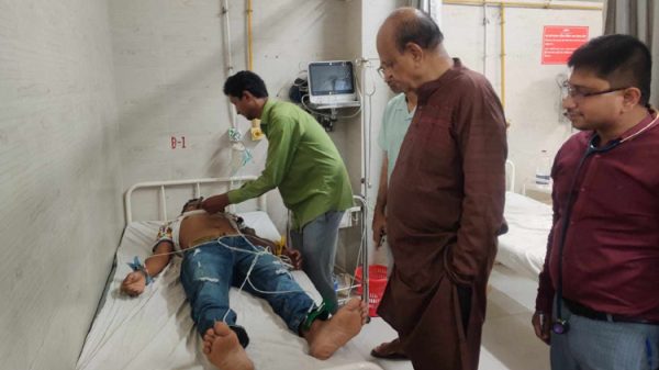হঠাৎ হাসপাতালে স্বাস্থ্যমন্ত্রী!