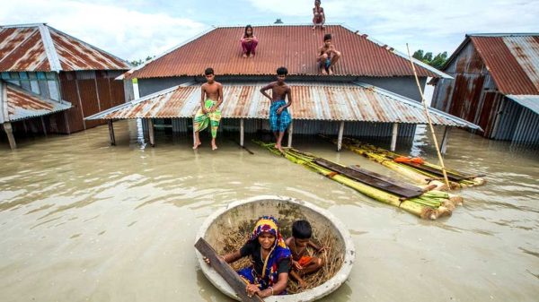 রোহিঙ্গারা বন্যার্তদের ১০ লাখ টাকার ত্রাণ সহায়তা দিয়েছেন