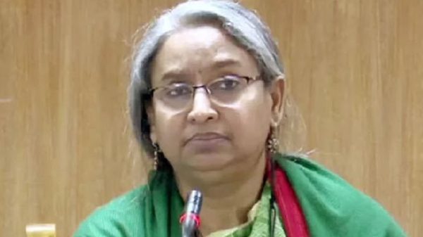 রিমান্ড শুনানিকালে কাঁদলেন দীপু মনি