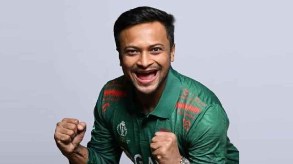 সাকিব আল হাসান রফিকের রেকর্ড ভাঙলেন