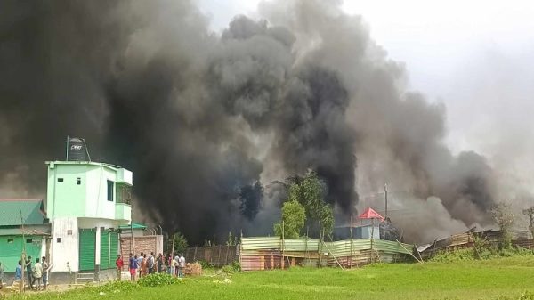 গাজীপুরে বেক্সিমকো গ্রুপের বিগ-বস পোশাক কারখানায় আগুন