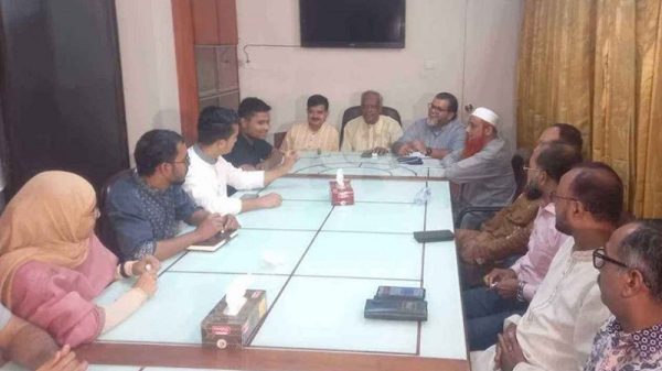 ১২ দলীয় জোট রাষ্ট্রপতির অপসারণে একমত: হাসনাত আব্দুল্লাহ