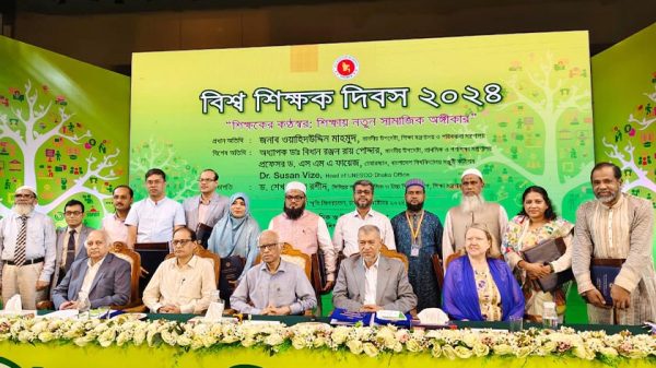 শিক্ষকদের জন্য দুঃসাধ্য স্বল্প আয় দিয়ে বেঁচে থাকা: শিক্ষা উপদেষ্টা