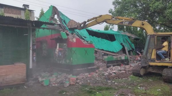 বরিশালে সাবেক সেনা কর্মকর্তা জিয়াউলের ৩০ দোকান উচ্ছেদ