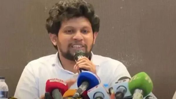 অন্তর্বর্তী সরকারের নতুন সংবিধান কার্যকর করবে: মাহফুজ আলম