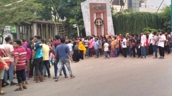 আশুলিয়ায় ৬১ শ্রমিক বরখাস্ত এক ফ্যাক্টরির