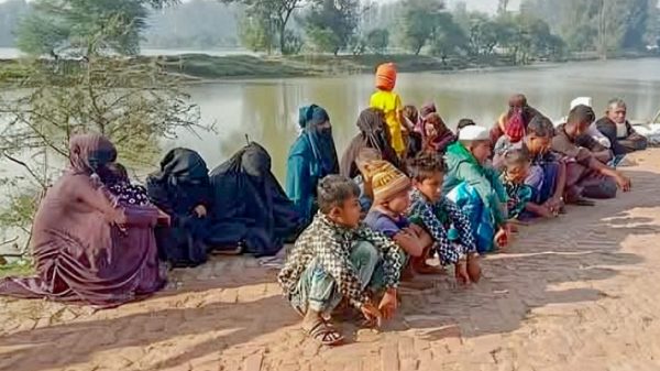 চট্টগ্রামের বঙ্গোপসাগর থেকে ২৪ রোহিঙ্গা আটক