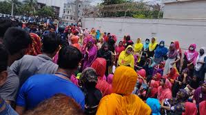 সাভারে দুই কারখানায় শ্রমিকদের কর্মবিরতি