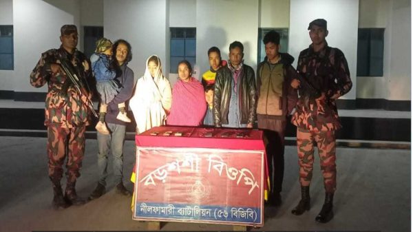 পঞ্চগড়ে সীমান্তে৮ বাংলাদেশী আটক
