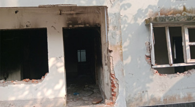 ঝালকাঠির আমুর বাসভবন ভাঙচুর