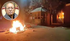 ভোলা ১ আসনের সাবেক মন্ত্রীর বাড়িতে আগুন