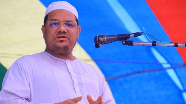 প্রধান উপদেষ্টা দেশি-বিদেশি ষড়যন্ত্রের শিকার: চরমোনাই পীর