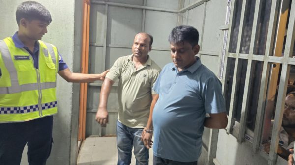 পটুয়াখালীতে র‌্যাবের পোশাক পরে ডাকাতির চেষ্টা, আটক-২