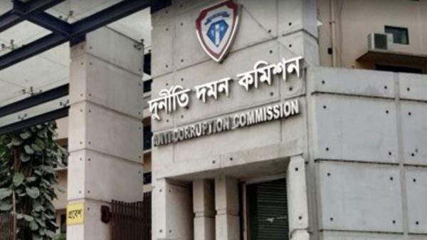 ১৭ এনবিআরের শীর্ষ কর্মকর্তার সম্পদের হিসাব চায় দুদক
