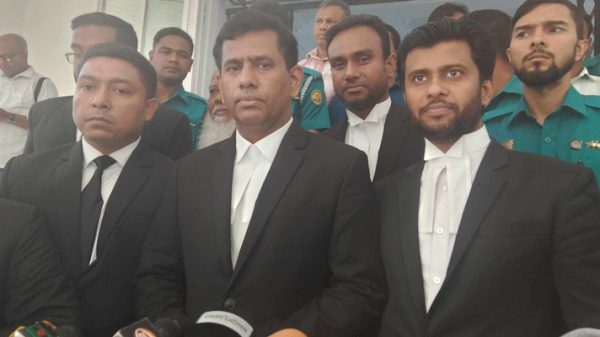 আটক ১৫ সেনা কর্মকর্তাকে আদালতে আনতে হবে: চিফ প্রসিকিউটর