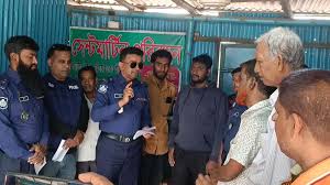 চুয়াডাঙ্গার জীবননগরে ডাকাতি ও ছিনতাই প্রতিরোধে লিফলেট বিতরণ