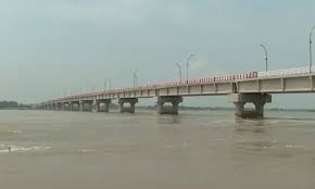 গজলডোবার বাঁধে শ্বাসরুদ্ধ তিস্তা, মুক্তির প্রত্যাশা দুই কোটি মানুষের